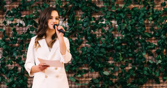 Cara Menjadi MC yang Baik di Acara Formal Cara Menjadi MC yang Baik di Acara Formal